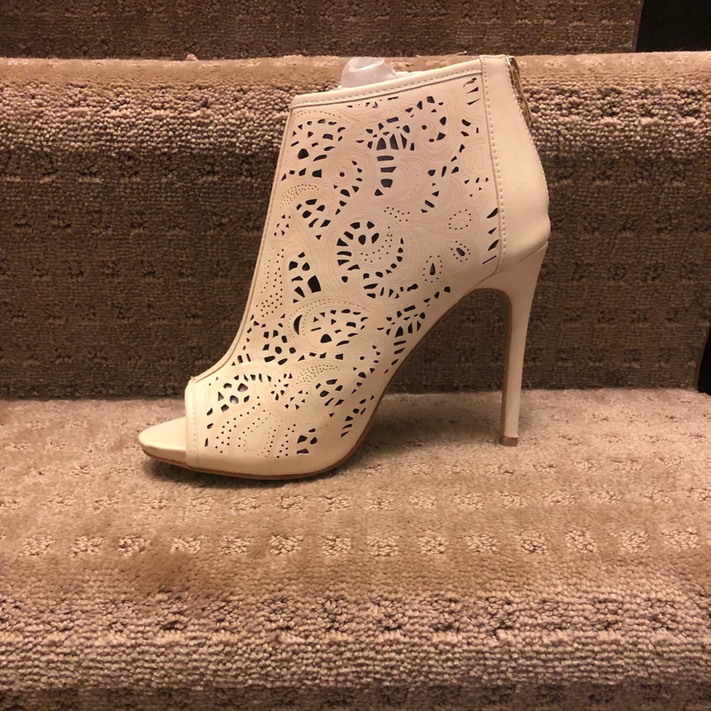 BOGO New nude bootie